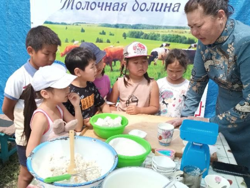 ​Традиции бурятской кухни сохраняют в селе Ушарбай при грантовой поддержке